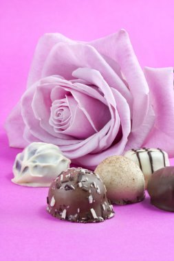 pembe Gül ve çikolata truffles