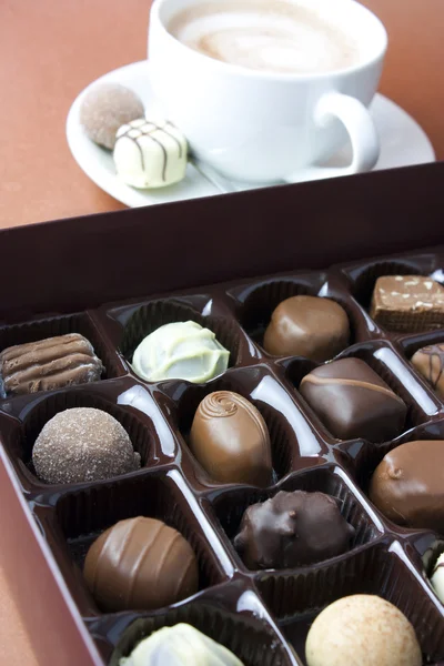 Čokoládové lanýže v krabici — Stock fotografie