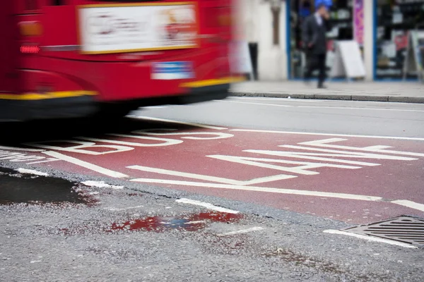 Bus lane in Londen — Stockfoto