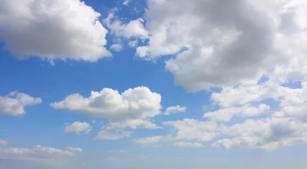 Kék ég és felhők — Stock Fotó