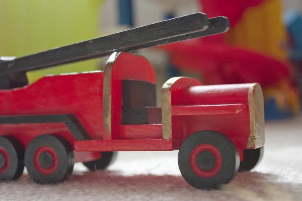 Ręcznie robione zabawki wozu strażackiego — Zdjęcie stockowe