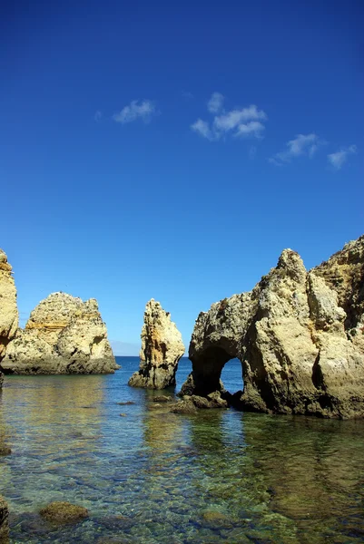 Grotten in lagos, ten zuiden van portugal. — Stockfoto