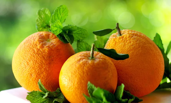 Três laranjas . — Fotografia de Stock