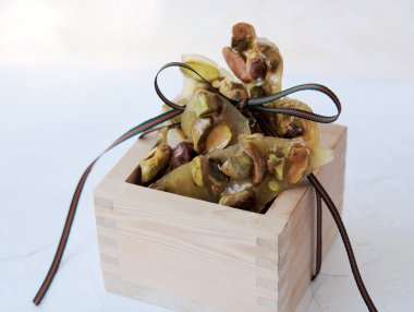 Pistachio nut brittle and bow clipart