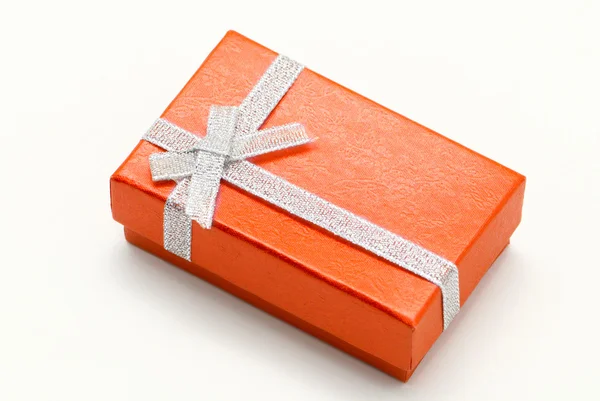 Rechteckige orange Geschenkschachtel — Stockfoto