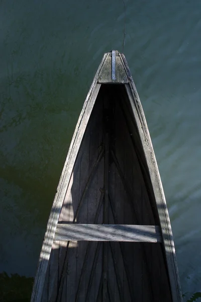Лук рыбацкой лодки — стоковое фото