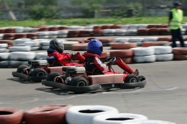 Young Racers On Circuit