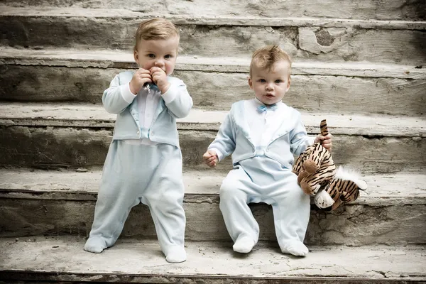 Tvillingpojkar — Stockfoto
