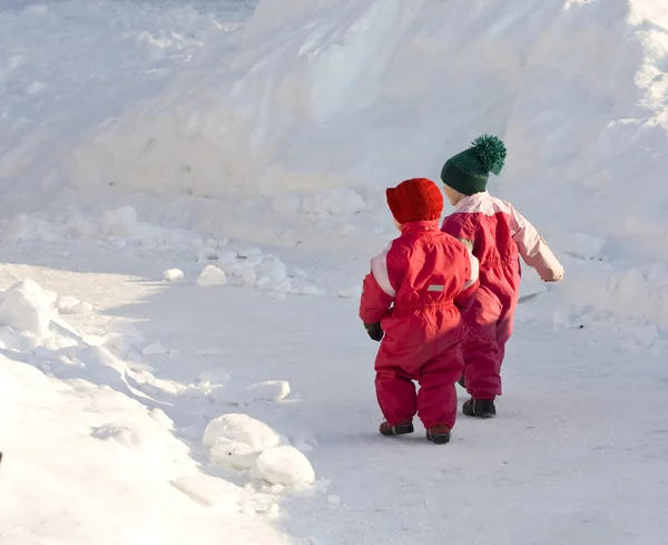 Children in snow — Stock Photo, Image