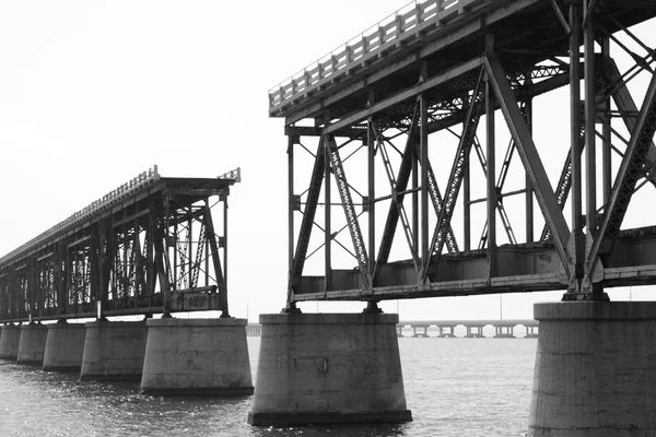 Old railroad bridge — Stock Photo, Image