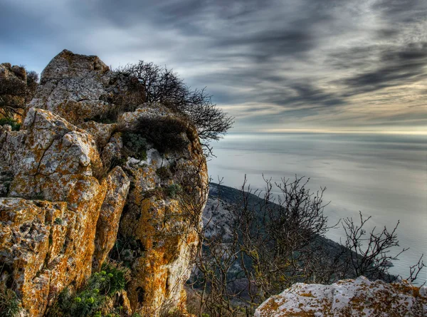 Rocas y mar — Foto de Stock