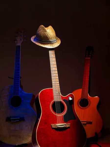 Chapéu e guitarras — Fotografia de Stock
