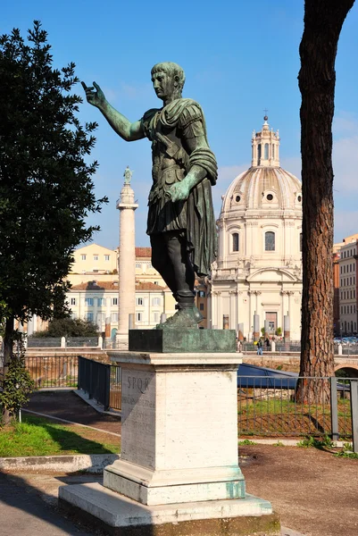 Traianus 的雕像 — 图库照片