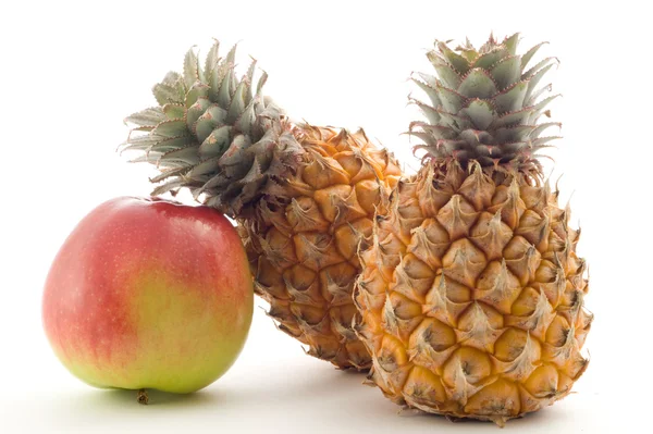 Ananas och äpple — Stockfoto