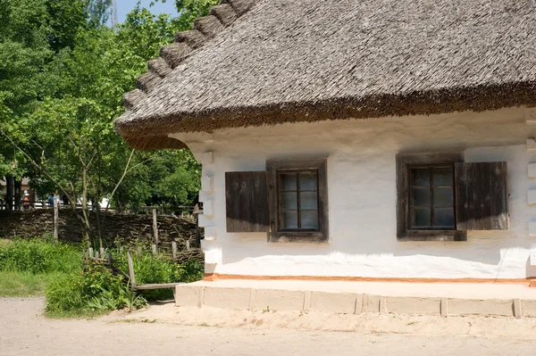 Vieille maison ukrainienne — Photo