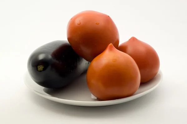 Pomidory i bakłażanem — Zdjęcie stockowe