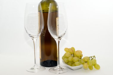 Beyaz şarap ve üzüm.