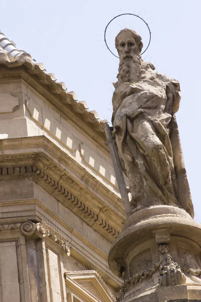 Статуя в соборе Мурсии — стоковое фото