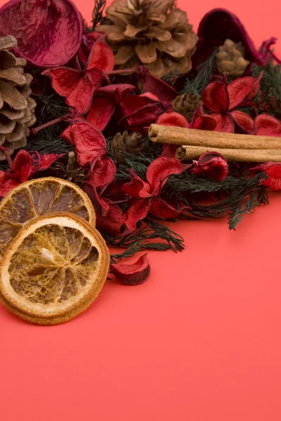 Mandarin, karanfil & tarçın pot pourri — Stok fotoğraf