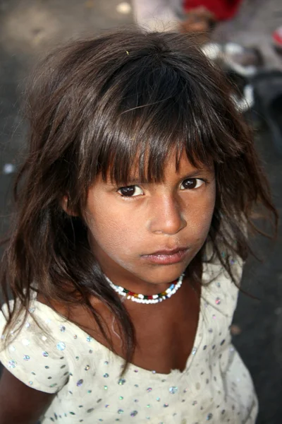 Hopeful Poor Indian Girl — Stock Photo, Image