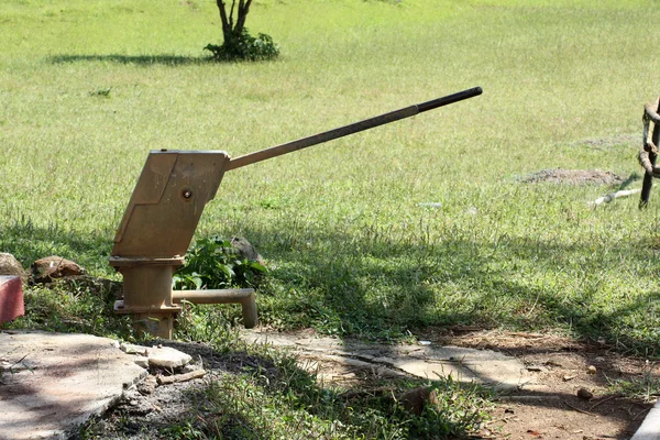 Su el pompası — Stok fotoğraf