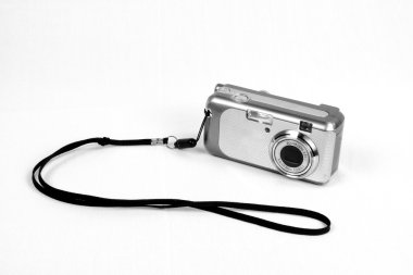 Gümüş dijital fotoğraf makinesi