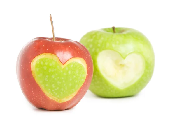 Два яблука з серцем — стокове фото