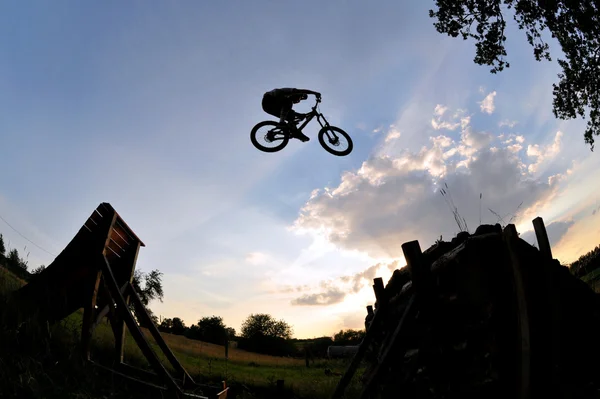 stock image Extreme mountain bike jump