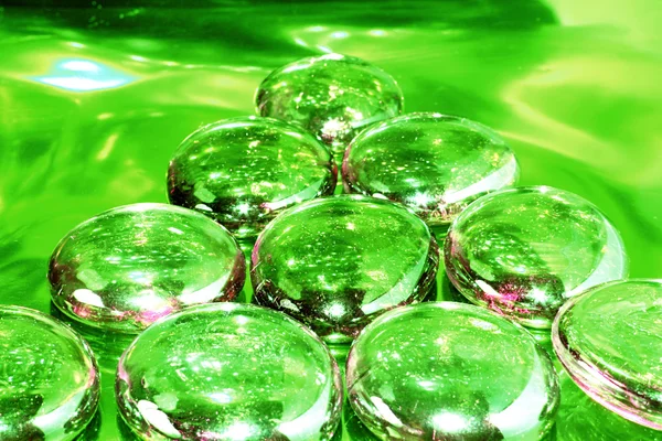 Pirámide sobre las drogas - tono verde — Foto de Stock