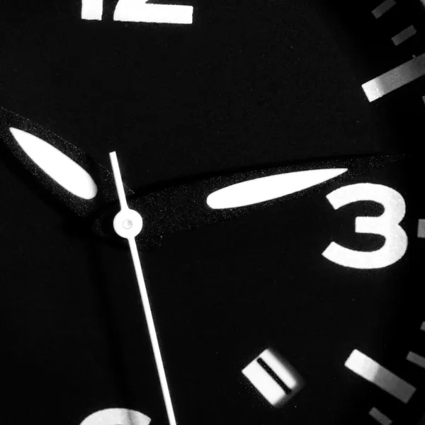 Reloj blanco y negro . —  Fotos de Stock
