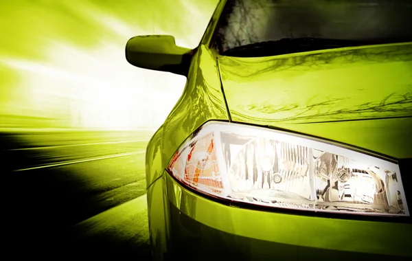 Zöld sport autó - elülső oldalán — Stock Fotó