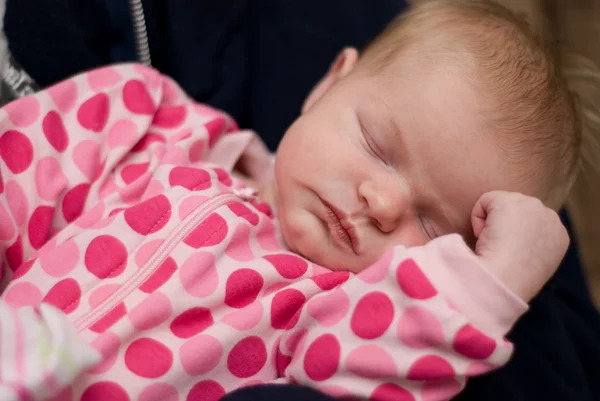 女の赤ちゃんの睡眠 — ストック写真