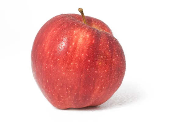 Taze kırmızı elma ile su damlaları — Stok fotoğraf