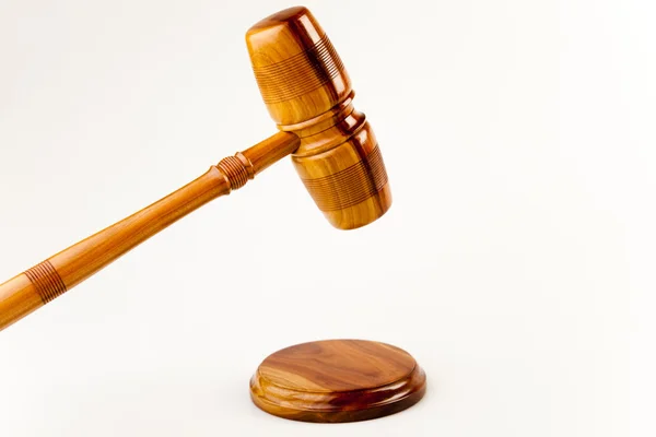 Soudci dřevěné kladívko — Stock fotografie