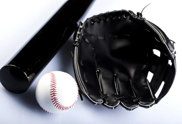 Кожаные перчатки с бейсболом — стоковое фото