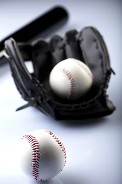 Γάντι του μπέιζμπολ με μπάλα — Φωτογραφία Αρχείου