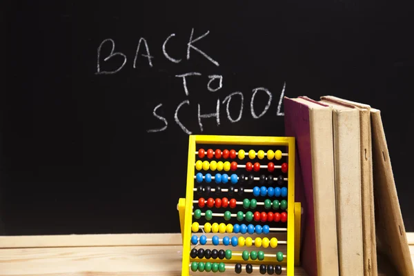 Inscrição em um quadro-negro escolar, de volta à escola — Fotografia de Stock