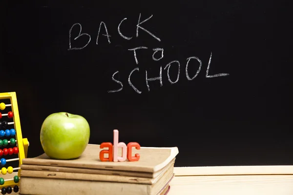 Tillbaka till skolan, inskription på blackboard — Stockfoto