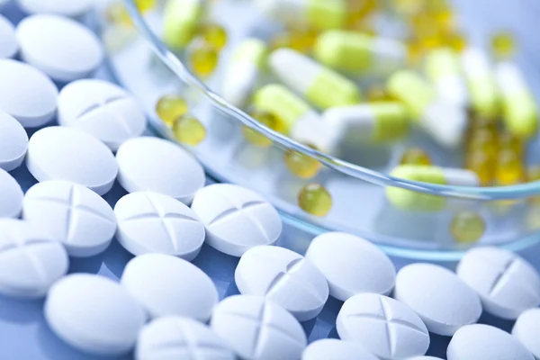 Vitaminok, tabletták és tablettát — Stock Fotó
