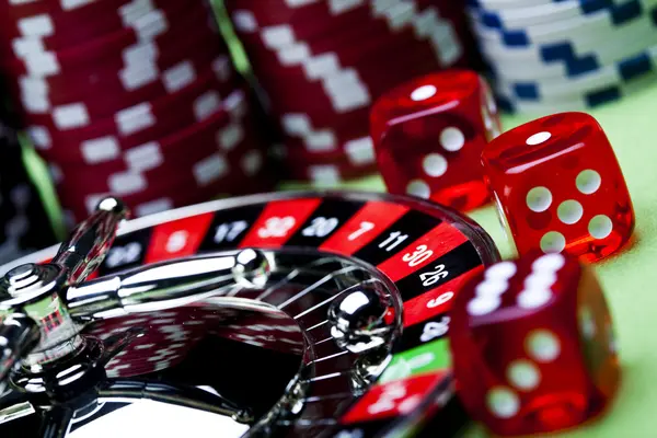 轮盘赌和赌场中的筹码 — Φωτογραφία Αρχείου