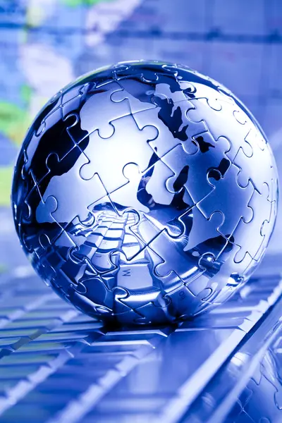 Globus und Computer — Stockfoto