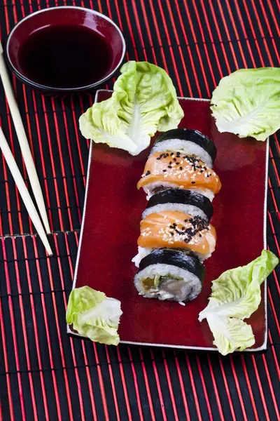 Comida tradicional japonesa, Sushi — Foto de Stock