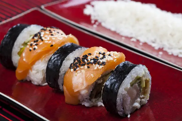 Nourriture japonaise traditionnelle, Sushi — Photo