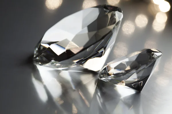 钻石-一块坚硬的石头 — 图库照片