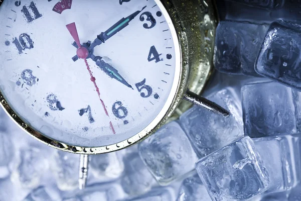 Time, ice and clock — Stock Photo, Image