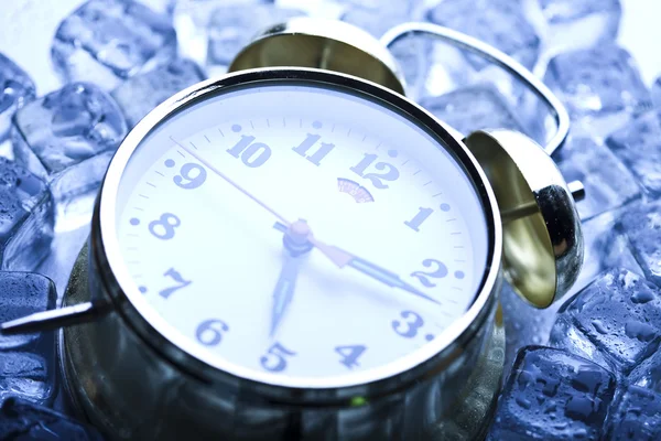 Tid, is och klocka — Stockfoto