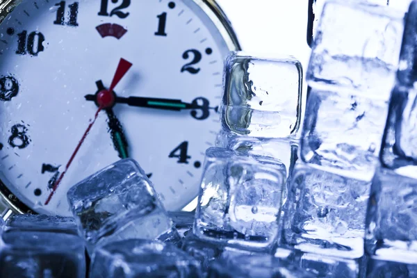 Ora, ghiaccio e orologio — Foto Stock