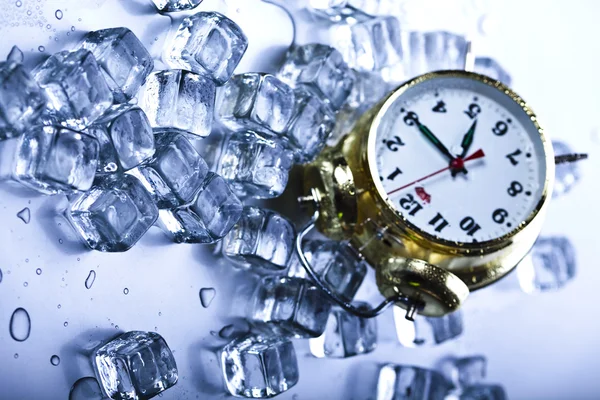 Time, ice and clock — Stock Photo, Image