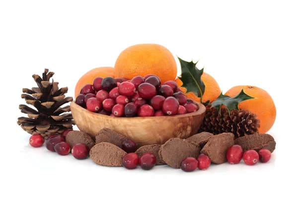 Weihnachtsfrüchte und Nüsse — Stockfoto