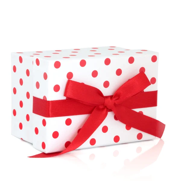 Polka dot hediye kutusu — Stok fotoğraf
